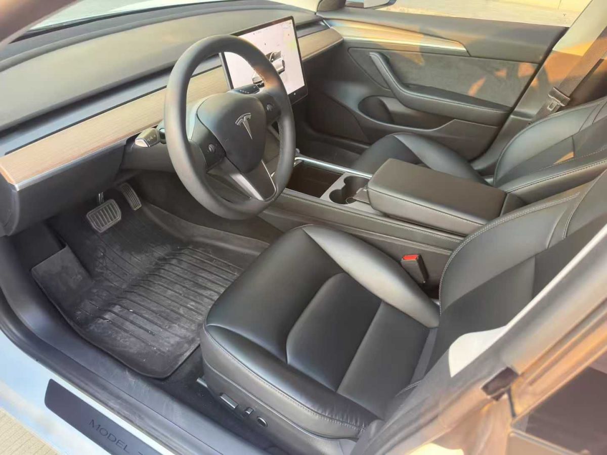 特斯拉 Model S  2023款 三電機(jī)全輪驅(qū)動 Plaid版圖片