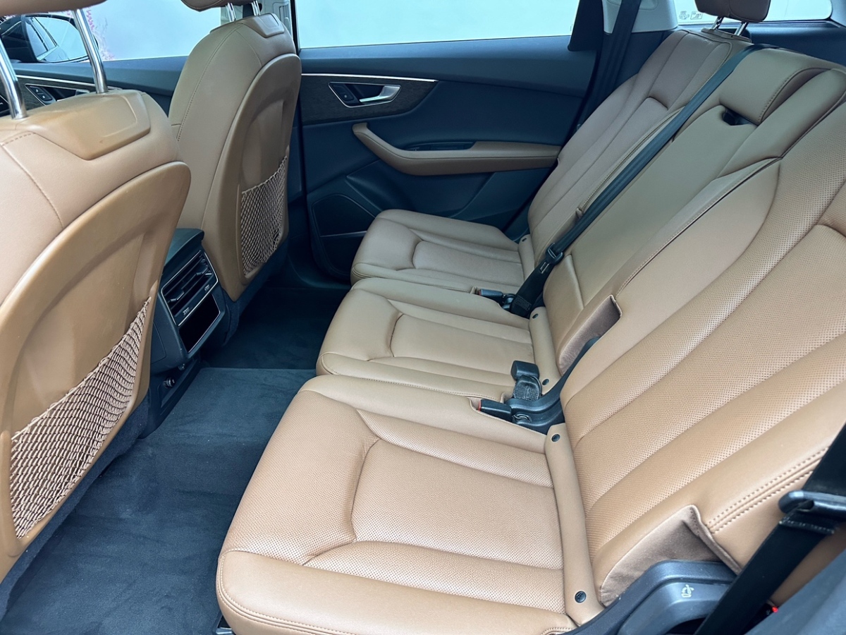 奧迪 奧迪Q7  2023款 55 TFSI quattro S line運(yùn)動(dòng)型圖片