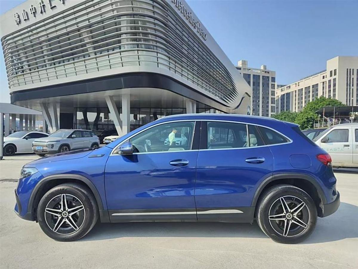 奔馳 奔馳EQA  2022款 EQA 300 4MATIC 首發(fā)特別版圖片