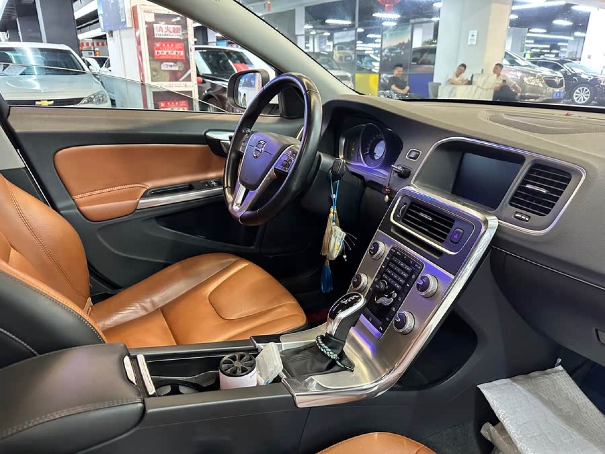 沃爾沃 S60  2014款 改款 T5 個性運動版圖片