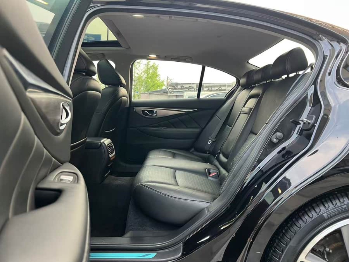 英菲尼迪 Q50L  2015款 2.0T 運(yùn)動(dòng)版圖片