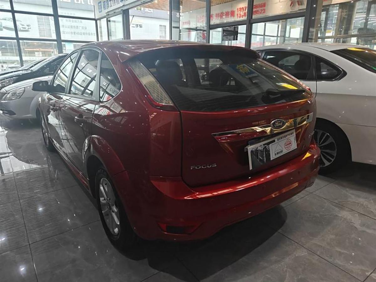 福特 ?？怂? 2013款 兩廂經典 1.8L 自動基本型圖片