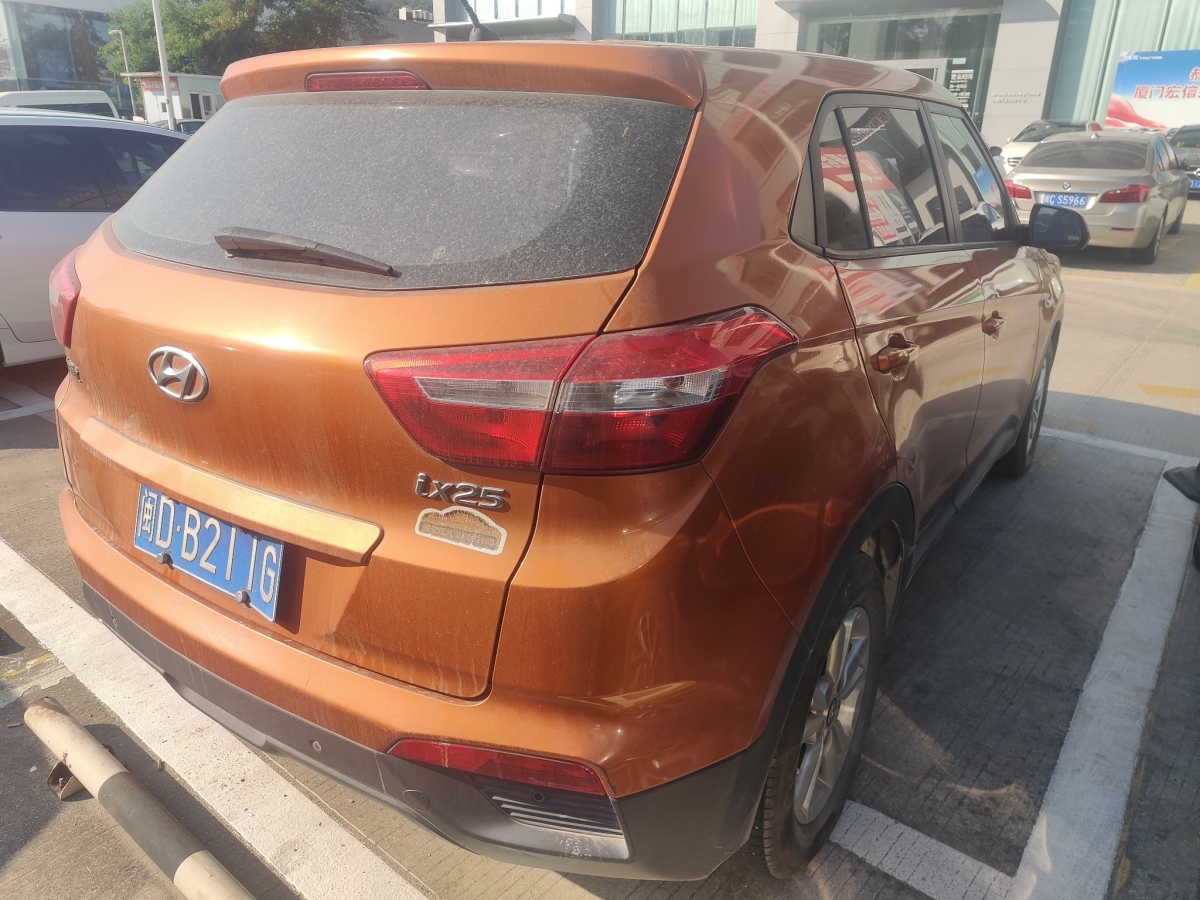 現(xiàn)代 ix25  2015款 1.6L 自動兩驅(qū)智能型GLS圖片