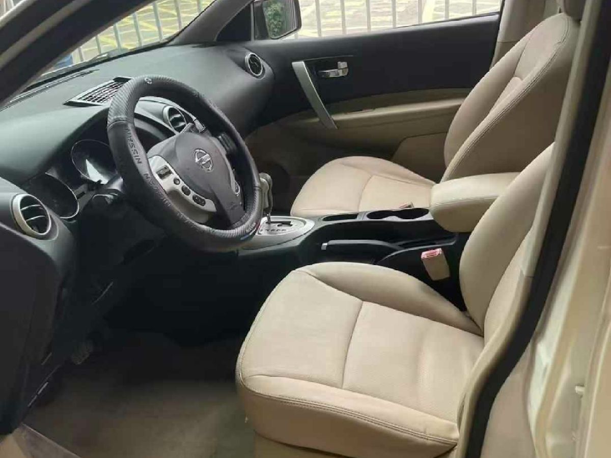 日產(chǎn) 逍客  2011款 2.0XL 火 CVT 2WD圖片