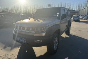 BJ40 北京 40L 2.0T 手動四驅(qū)尊貴版