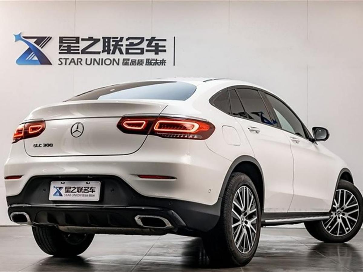 2022年6月奔馳 奔馳GLC  2022款 改款 GLC 300 4MATIC 轎跑SUV