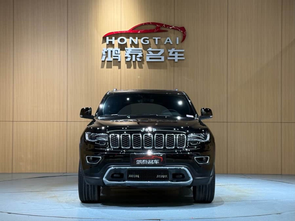 Jeep 大切諾基  2020款 3.0L 精英導(dǎo)航版圖片
