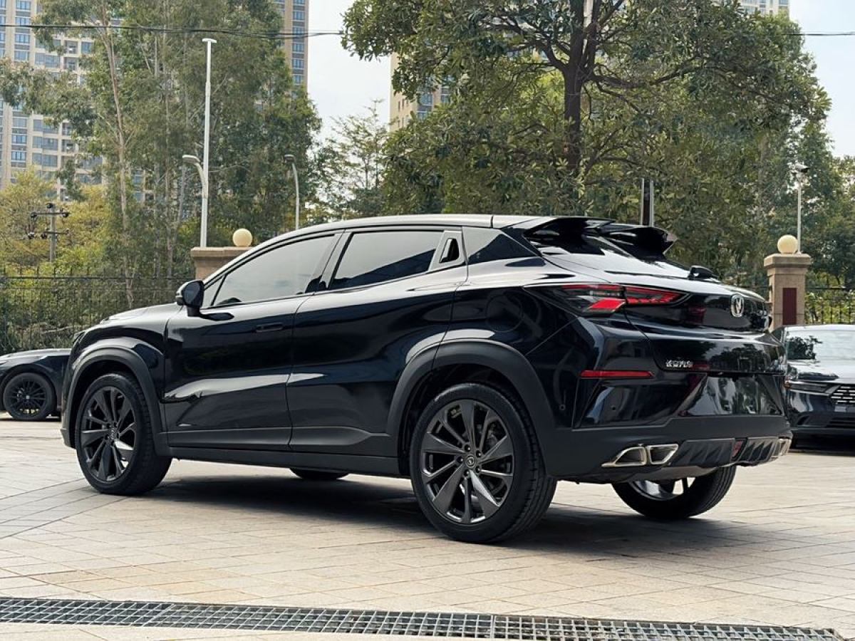 長(zhǎng)安 UNI-T  2020款 1.5T 旗艦型圖片