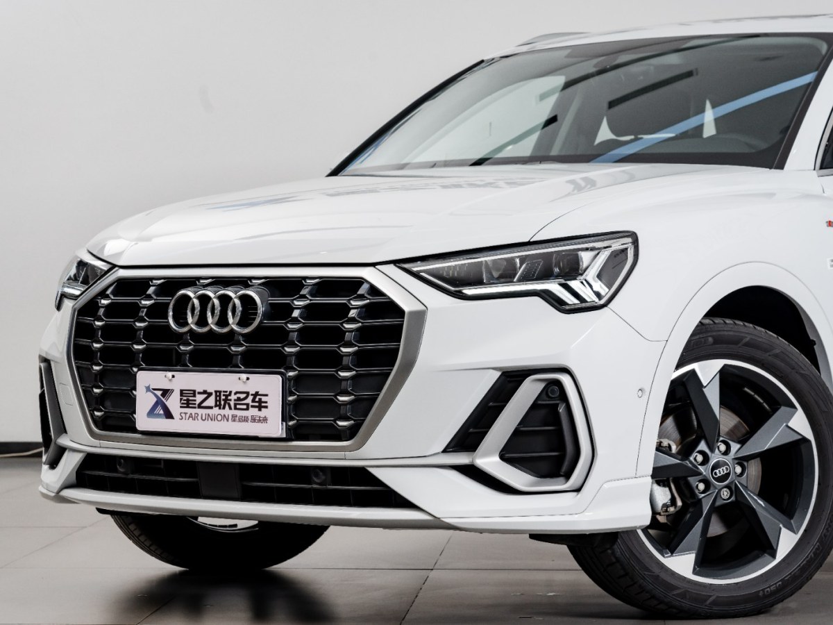 奧迪 奧迪Q3 35 TFSI 時(shí)尚動(dòng)感型（1.4T）圖片