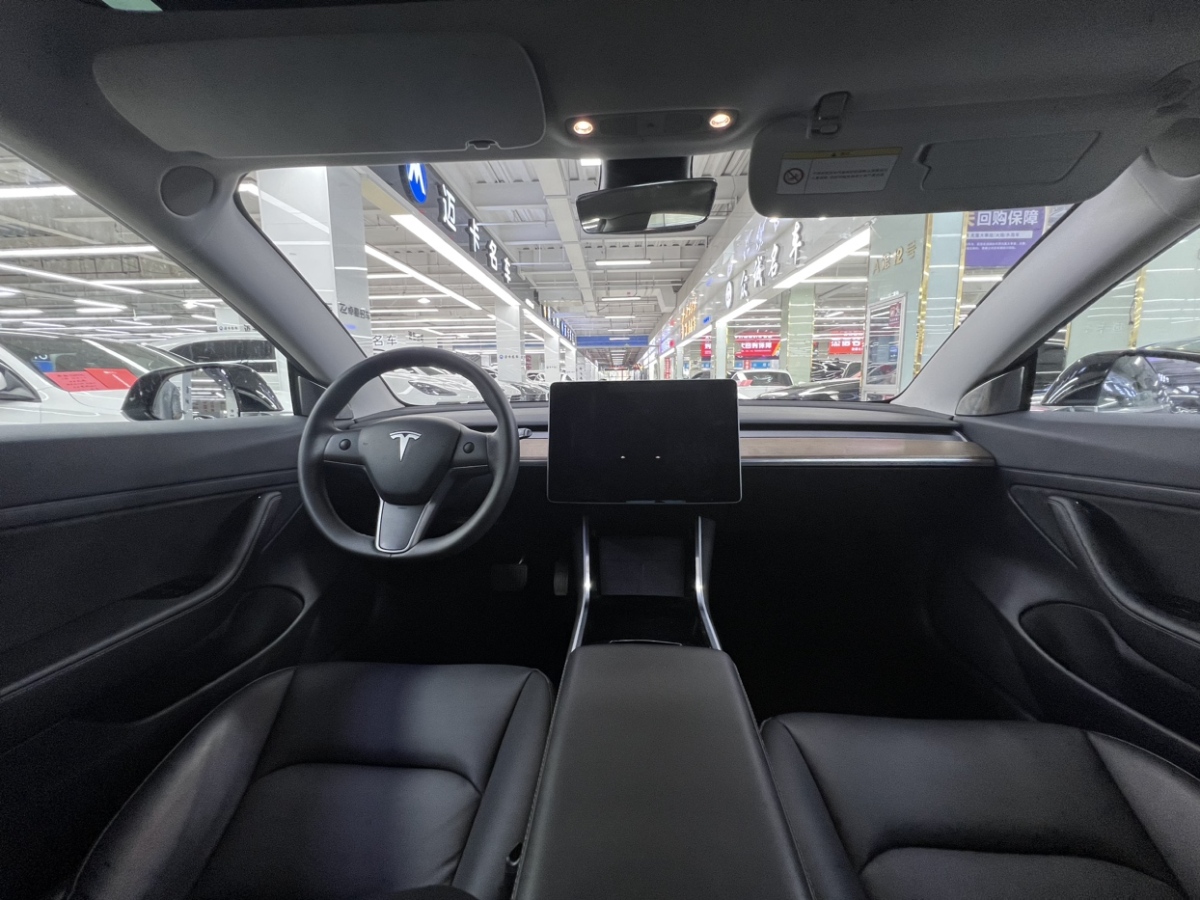 特斯拉 Model Y  2021款 改款 標(biāo)準(zhǔn)續(xù)航后驅(qū)升級版圖片