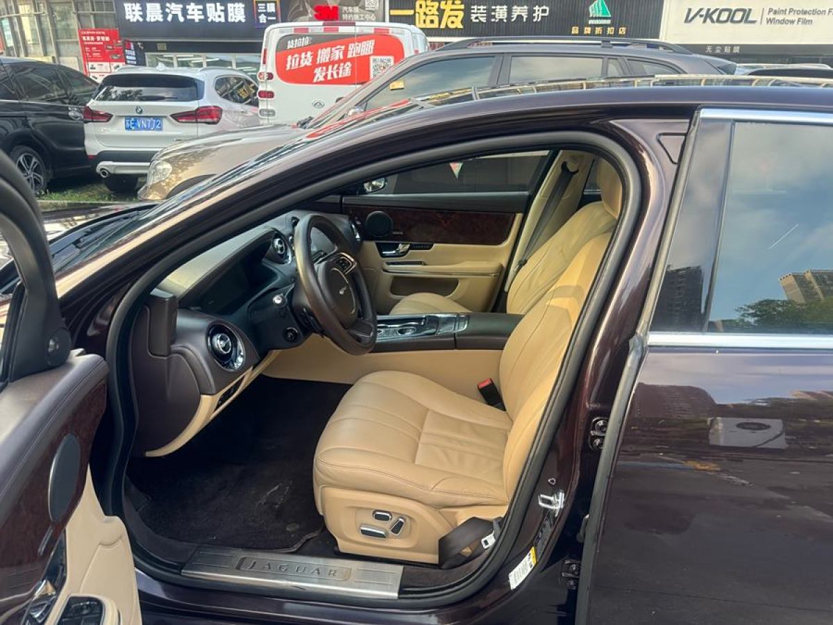 捷豹 XJ  2013款 XJL 3.0 SC 全景商務(wù)版圖片