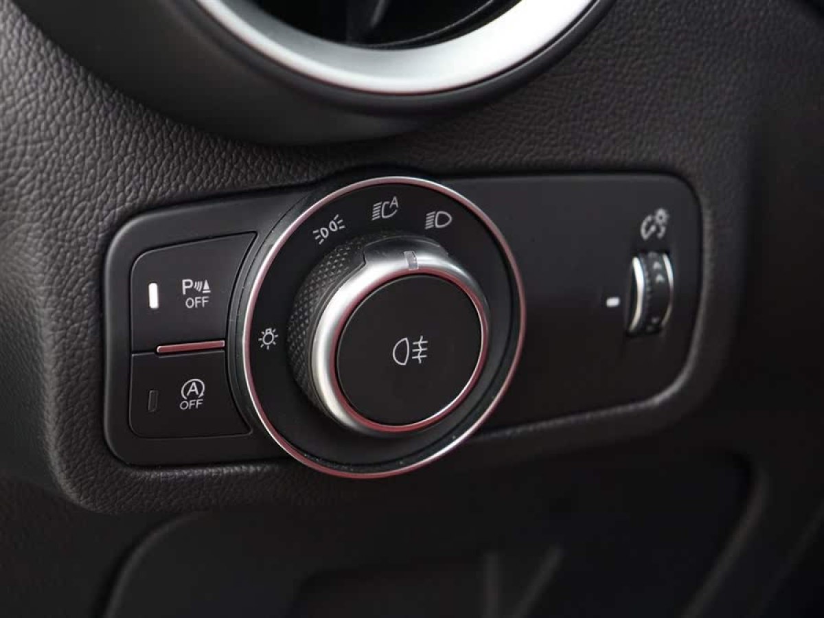 阿爾法·羅密歐 Stelvio  2023款 2.0T 280HP Veloce賽道版圖片