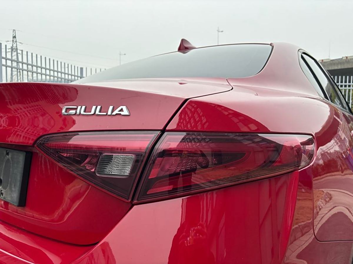 阿爾法·羅密歐 Giulia  2017款 2.0T 200HP 豪華版圖片