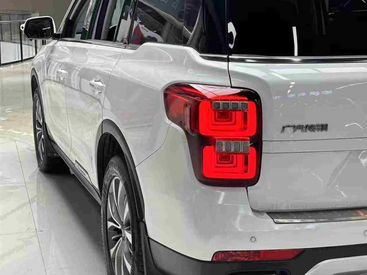 廣汽傳祺 GS8  2017款 320T 兩驅豪華智聯(lián)版圖片