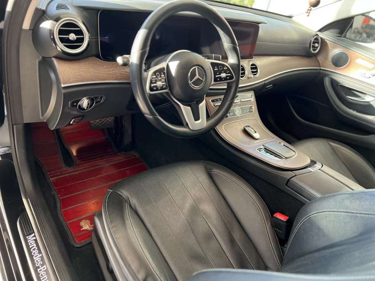 2019年6月奔驰 奔驰E级  2019款 E 300 L 时尚型