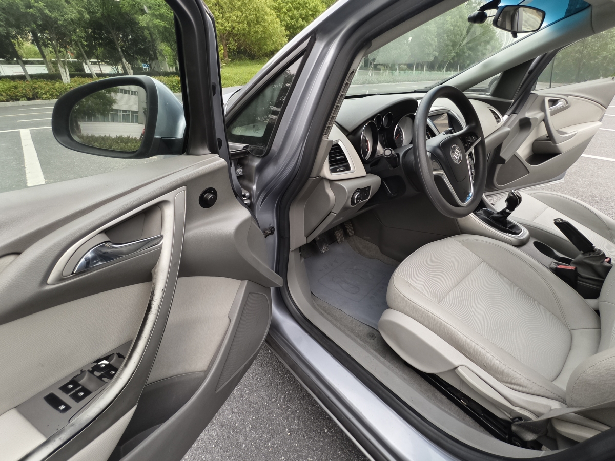 別克 英朗  2013款 XT 1.6L 手動進取版圖片