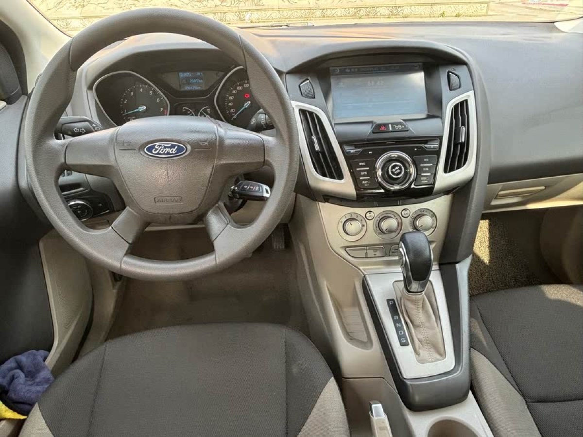 福特 ?？怂? 2012款 三廂 1.6L 自動舒適型圖片