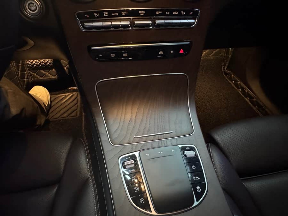 奔馳 奔馳GLC  2025款 改款 GLC 260 L 4MATIC 豪華型圖片