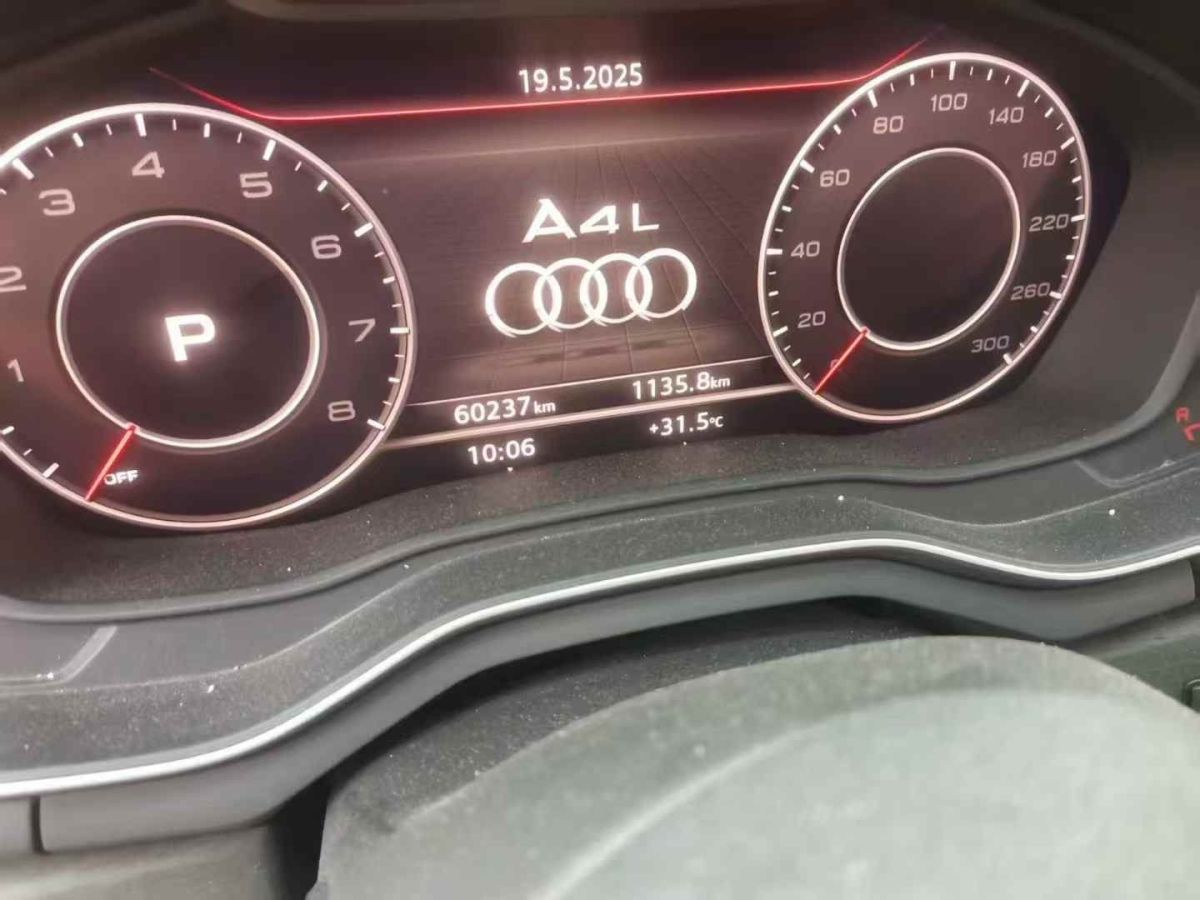 奧迪 奧迪A4L  2017款 A4L 40TFSI 時(shí)尚型圖片