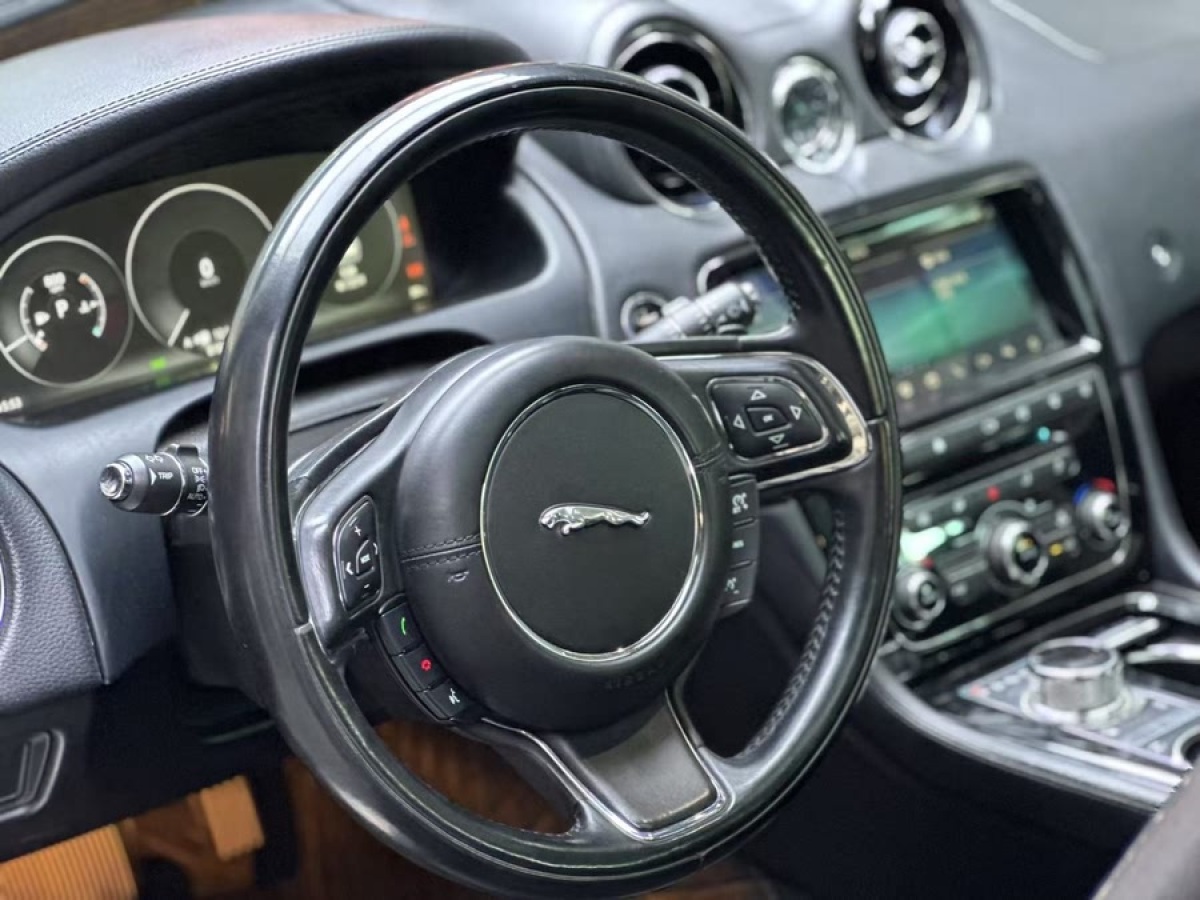 捷豹 XJ  2018款 XJL 3.0 SC 兩驅(qū)典雅商務(wù)版圖片