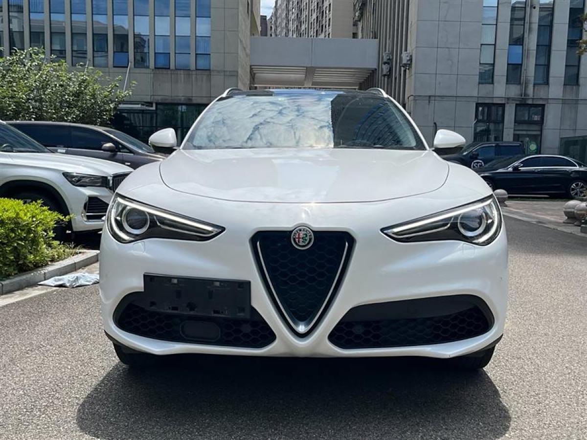 阿爾法·羅密歐 Stelvio  2017款 2.0T 280HP 豪華版圖片