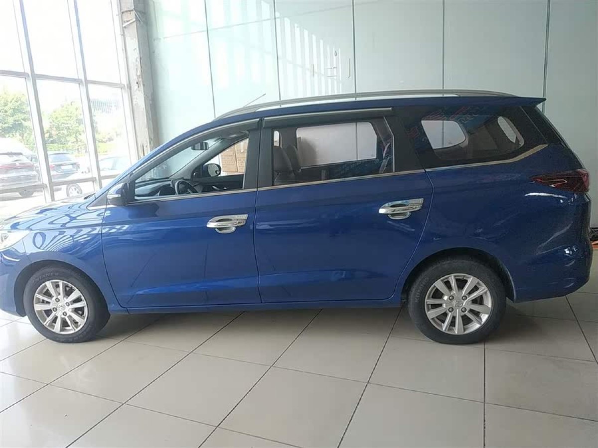寶駿 360  2019款 改款 1.5L 手動(dòng)精英型 國(guó)VI圖片