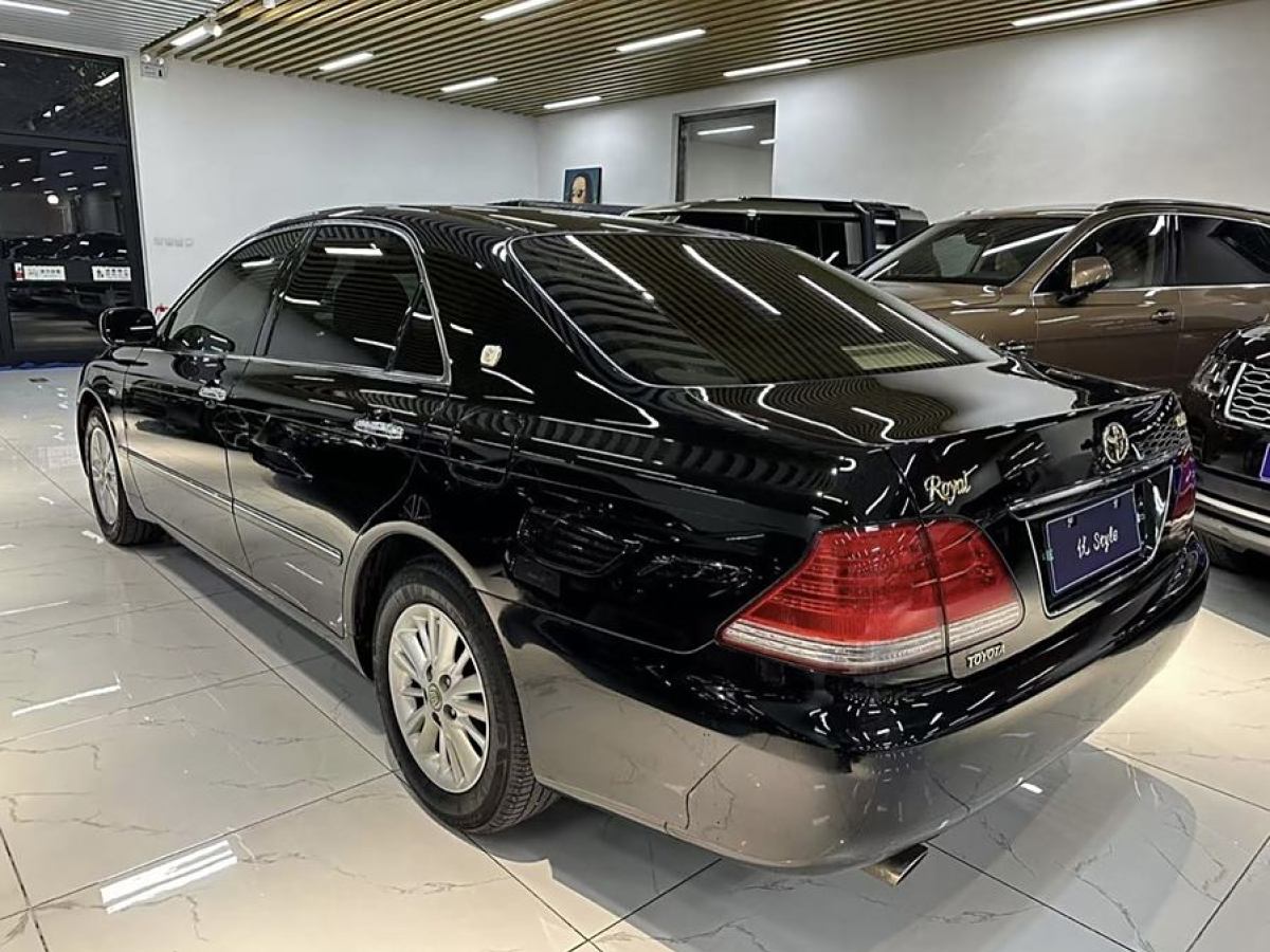 豐田 皇冠  2007款 2.5L Royal 導(dǎo)航版圖片