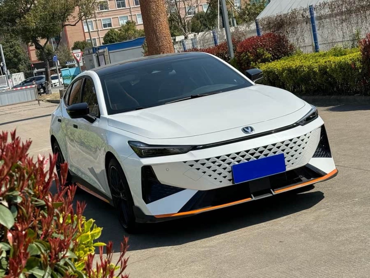 長(zhǎng)安 長(zhǎng)安UNI-V  2024款 1.5T 尊貴運(yùn)動(dòng)型圖片