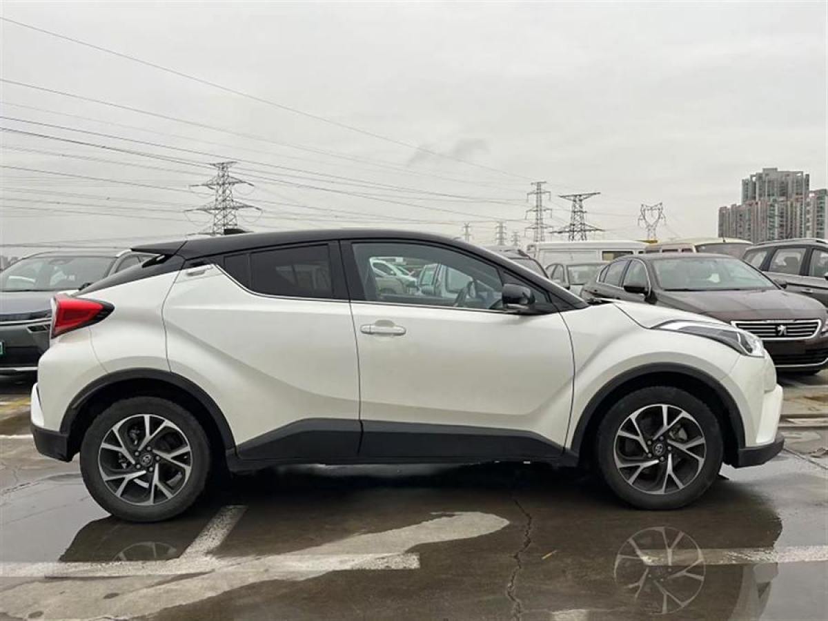 豐田 C-HR  2020款 2.0L 領(lǐng)先版圖片