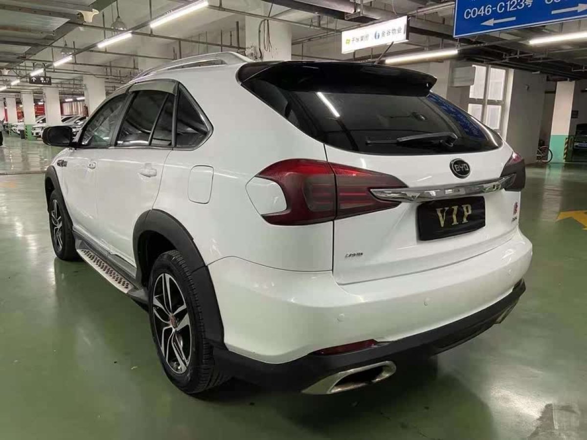 比亞迪 唐新能源  2015款 2.0T 四驅(qū)旗艦型圖片