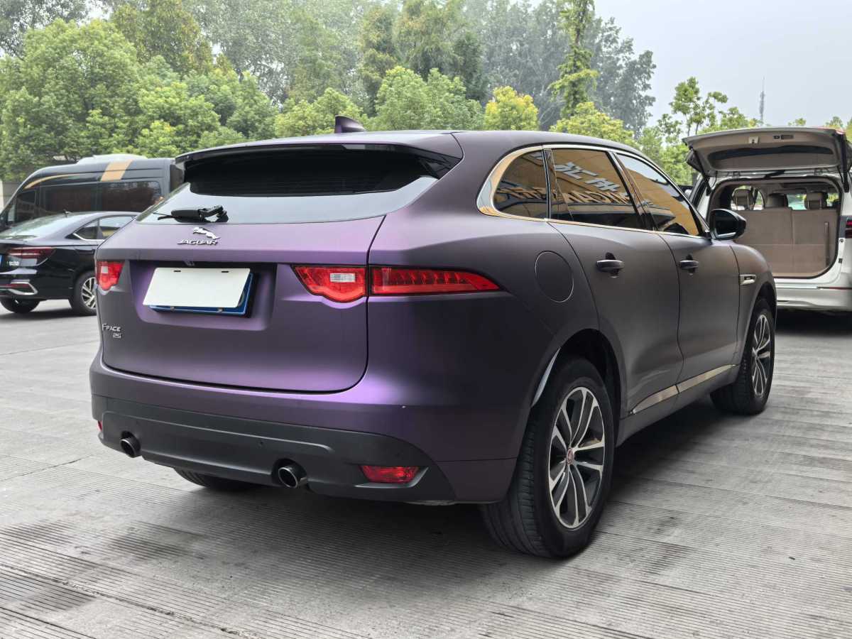 捷豹 F-PACE  2016款 2.0T 兩驅(qū)R-Sport運(yùn)動(dòng)版圖片