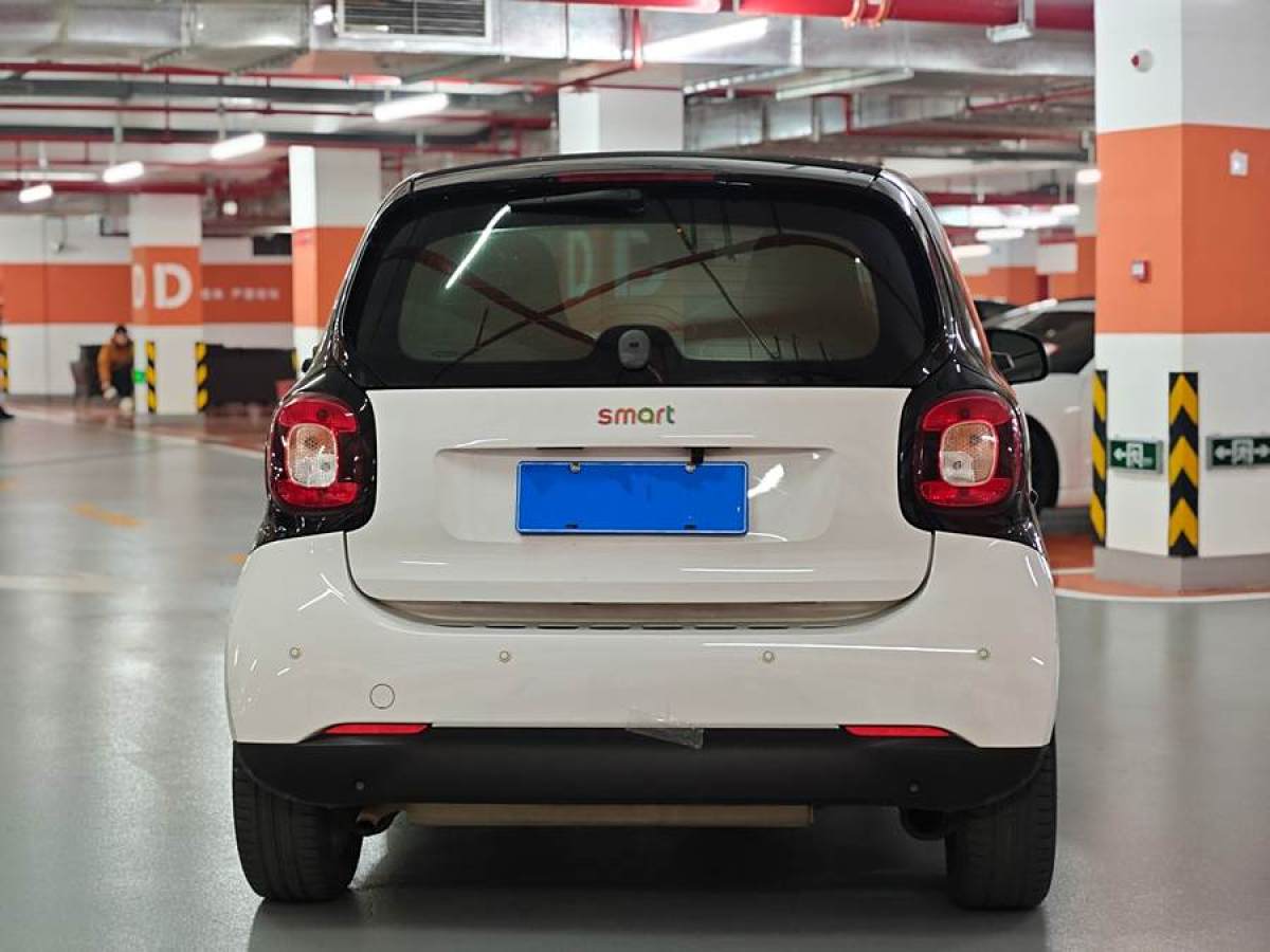 smart fortwo  2018款 1.0L 52千瓦硬頂靈動(dòng)版圖片