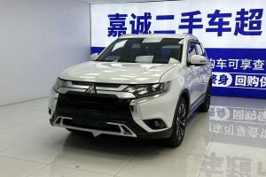 歐藍(lán)德 三菱 2.4L 四驅(qū)精英版 5座