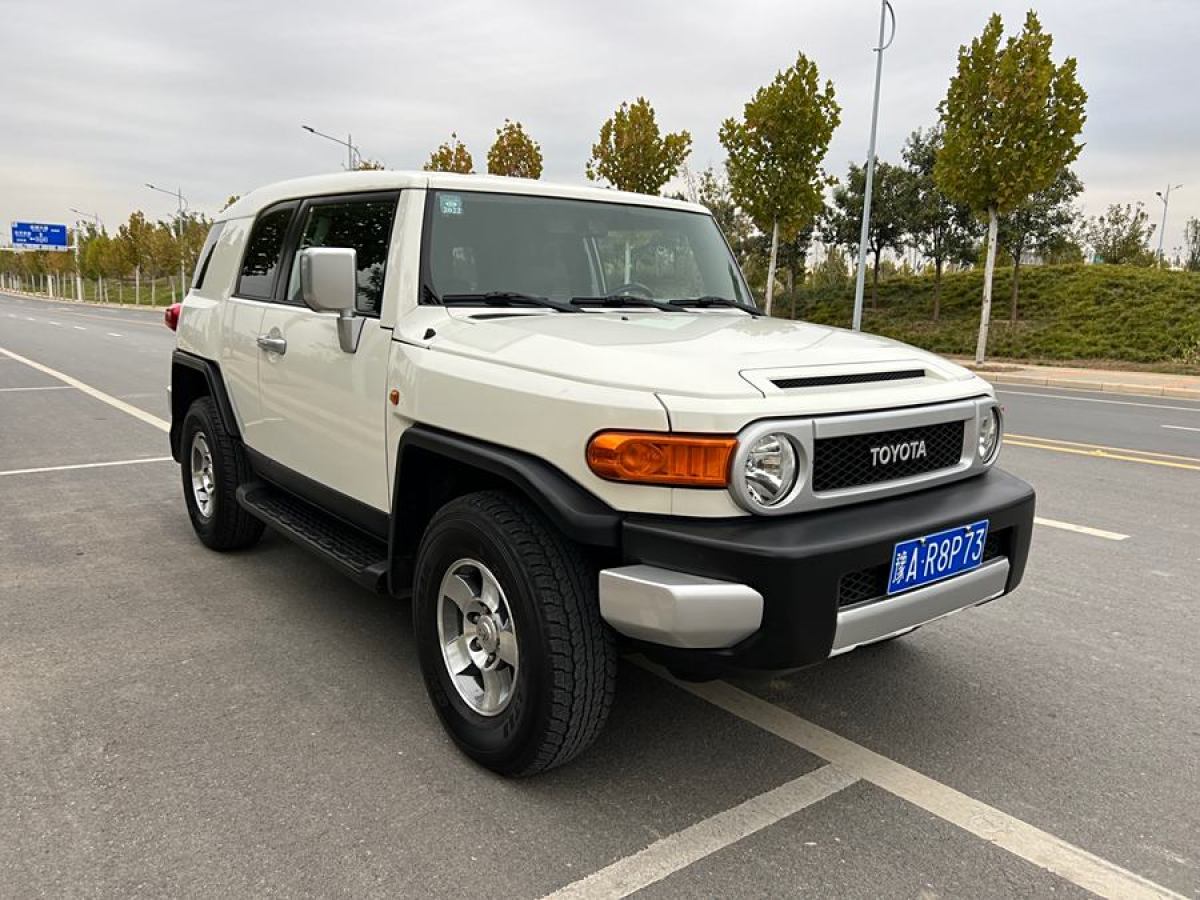 2010年10月豐田 FJ 酷路澤  2010款 4.0L