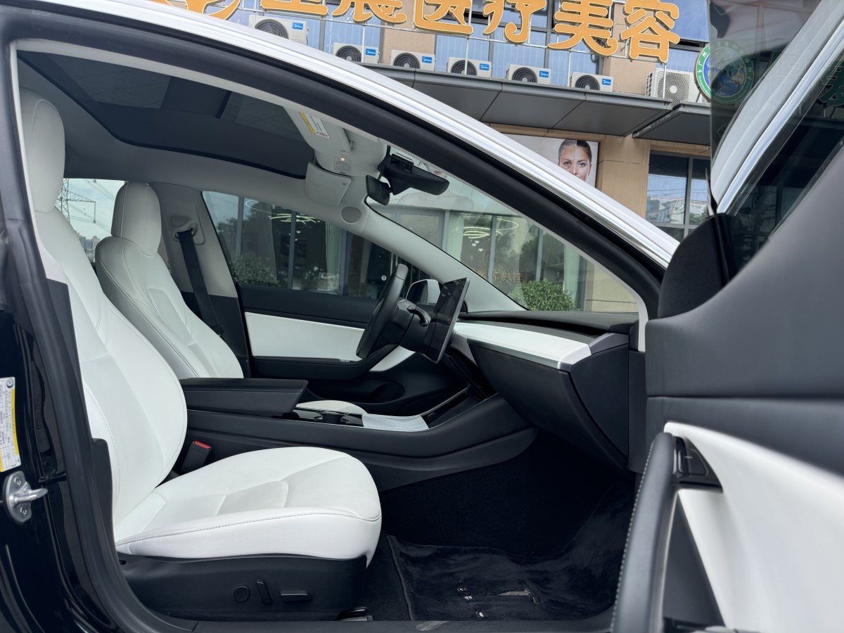 特斯拉 Model 3  2019款 標準續(xù)航后驅(qū)升級版圖片