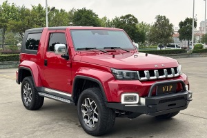 BJ40 北京 2.0T 自動(dòng)四驅(qū)城市獵人版?zhèn)b客型