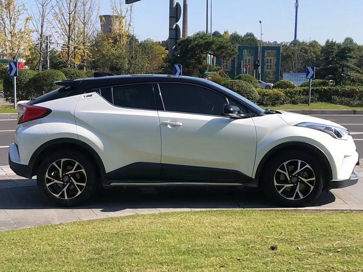 2020年12月豐田 C-HR  2020款 2.0L 豪華版