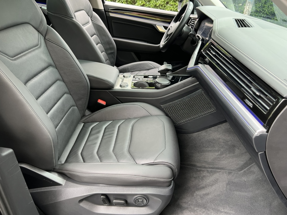 2021年10月大眾 途銳  2021款 2.0TSI 銳尚版