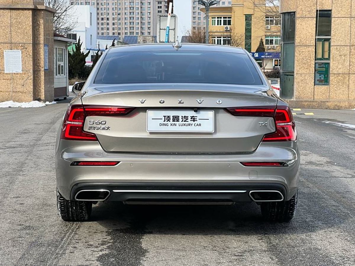 沃爾沃 S60L  2021款 T4 智逸豪華版圖片