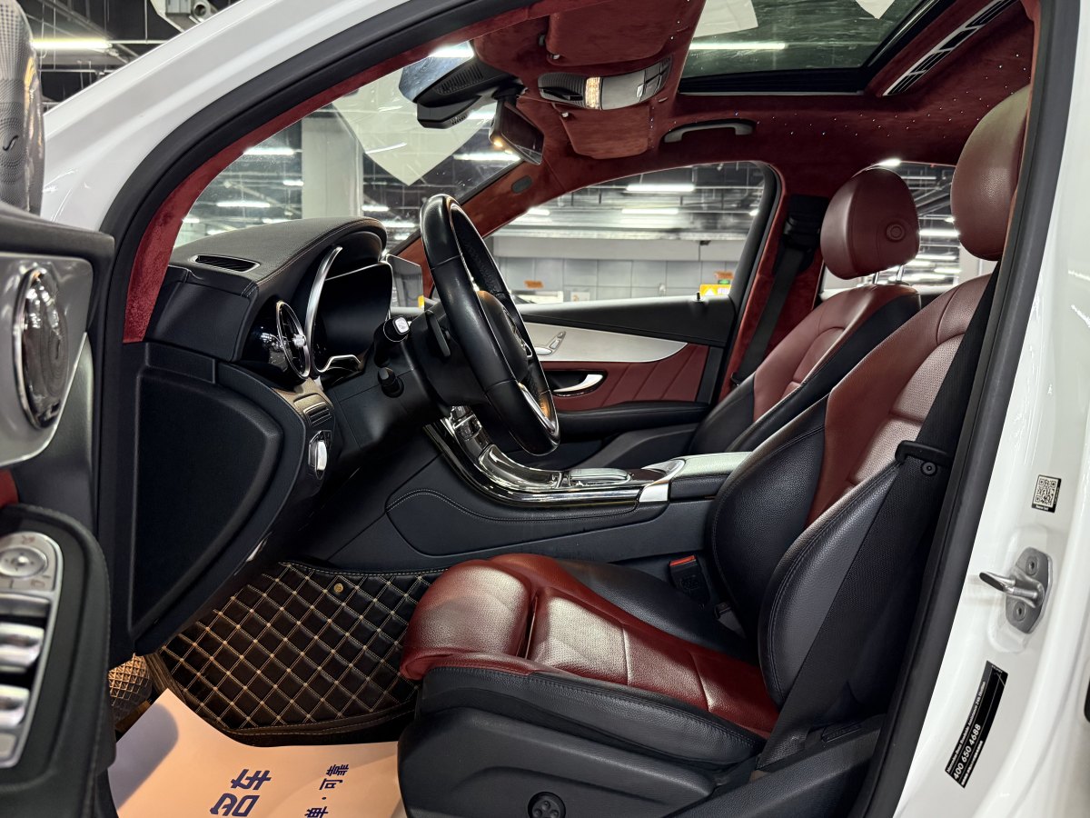 奔馳 奔馳GLC  2023款 改款 GLC 260 4MATIC 轎跑SUV圖片