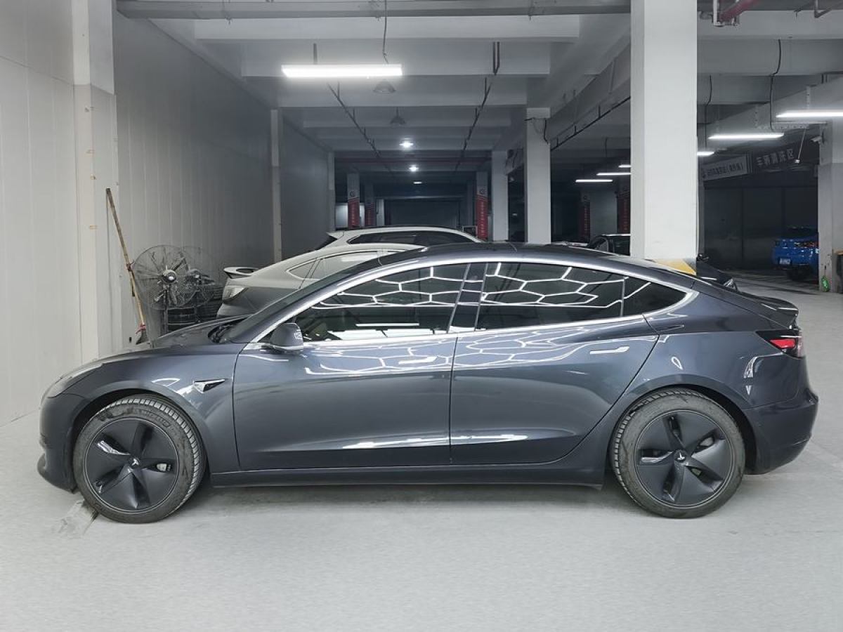 特斯拉 Model 3  2019款 標準續(xù)航后驅升級版圖片