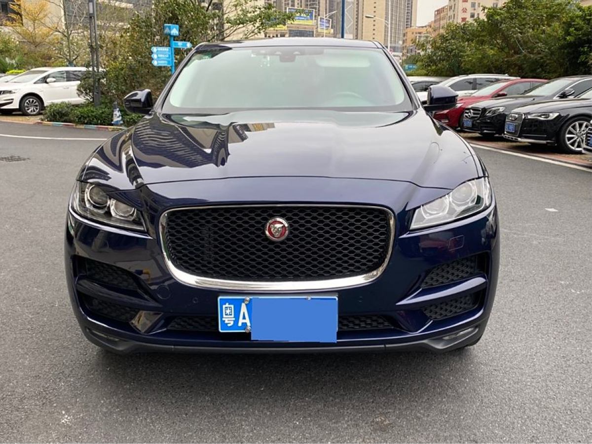 2017年8月捷豹 F-PACE  2016款 2.0T 兩驅(qū)都市尊享版