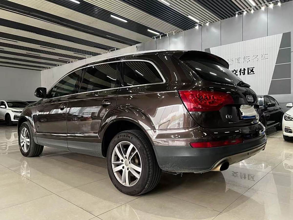 奧迪 奧迪Q7  2014款 35 TFSI 進(jìn)取型圖片