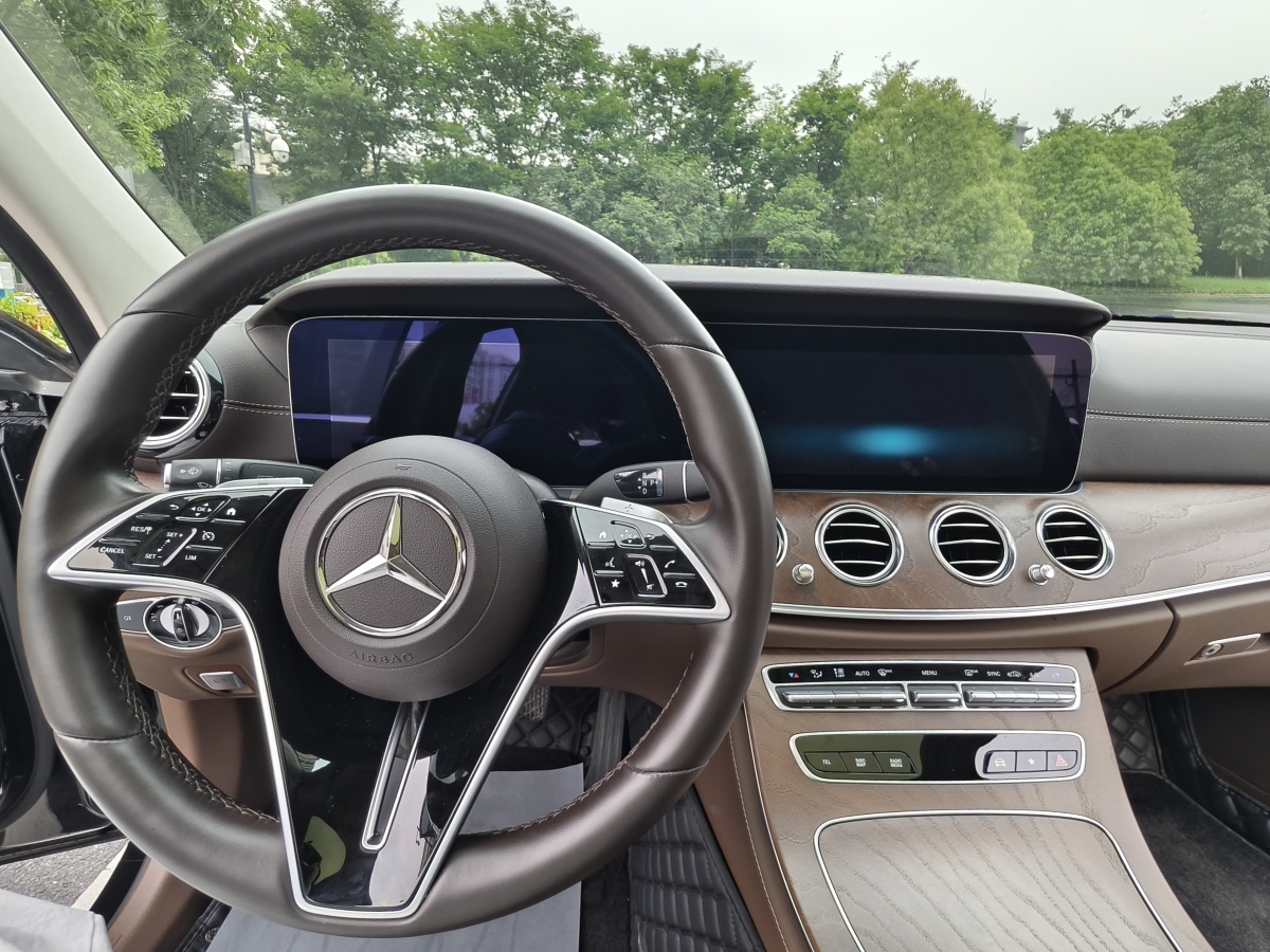 奔馳 奔馳E級(jí)  2023款 改款 E 300 L 時(shí)尚型圖片