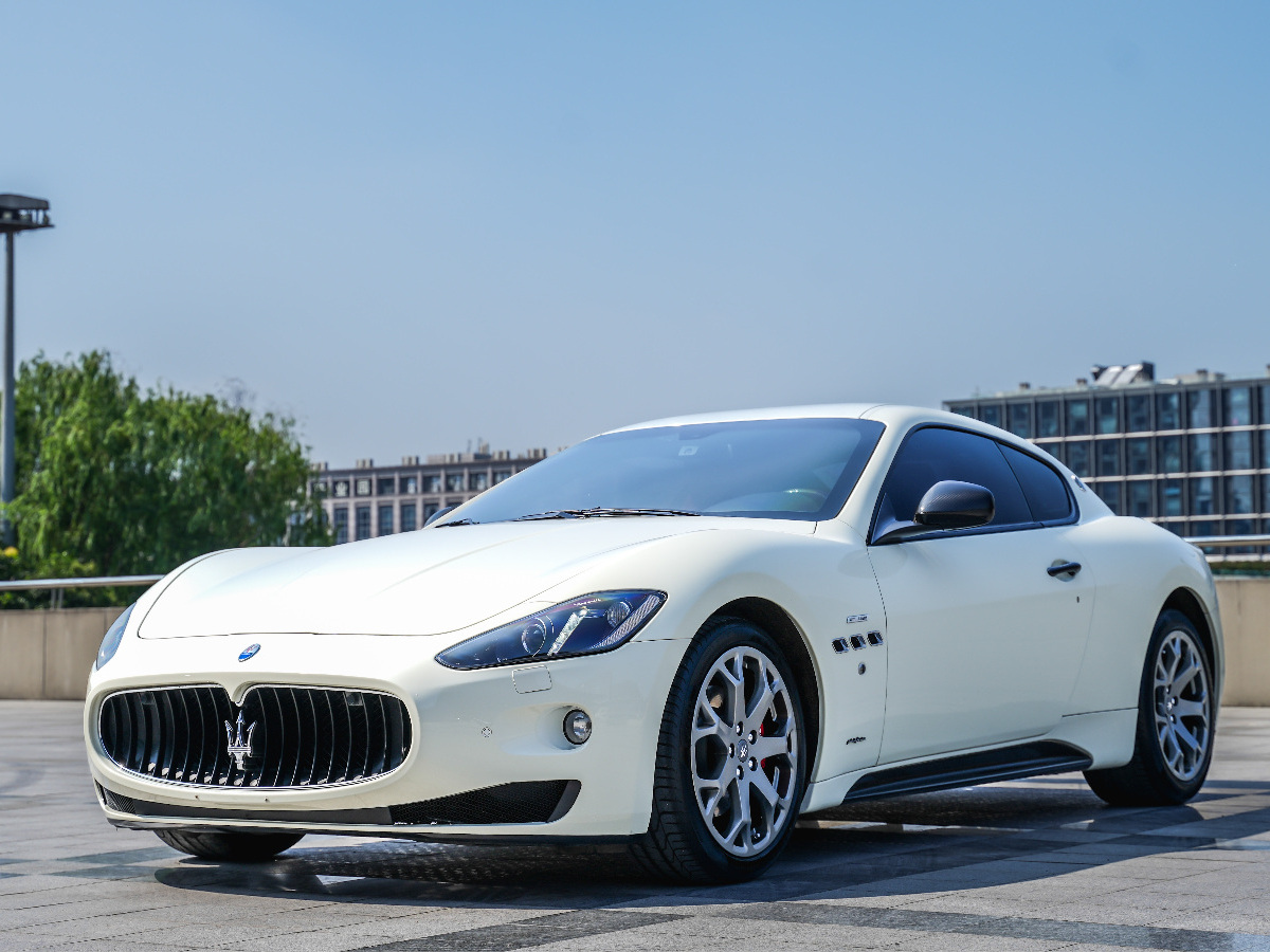 瑪莎拉蒂 GranTurismo Maserati瑪莎拉蒂GT-4.2中規(guī)頂配圖片