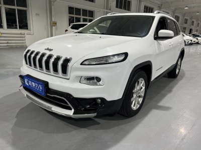 2017年10月 Jeep 自由光 2.0L 优越版图片