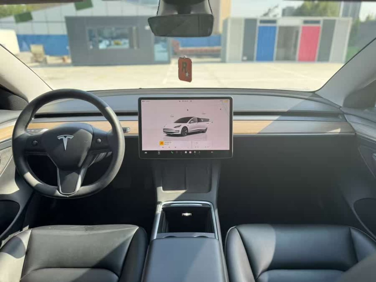 特斯拉 Model 3  2022款 后輪驅(qū)動(dòng)版圖片