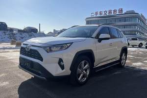 RAV4榮放 豐田 2.0L CVT四驅(qū)風(fēng)尚PLUS版