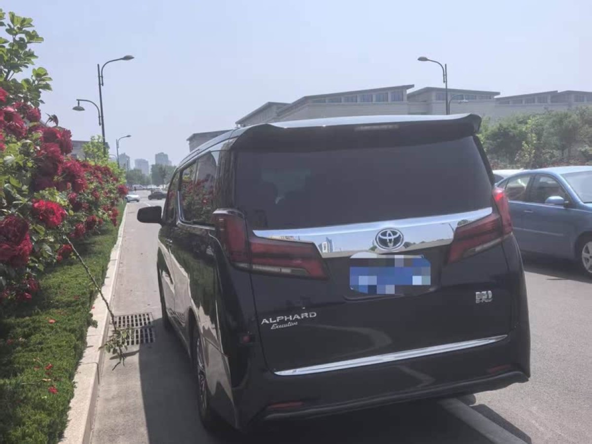 豐田 埃爾法  2019款  雙擎 2.5L 尊貴版圖片