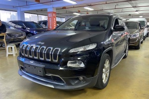 自由光 Jeep 2.0L 優(yōu)越版